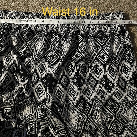 Women's Lounge Shorts paisley design with elastic waist and drawstring Size 1X - Picture 7 of 8